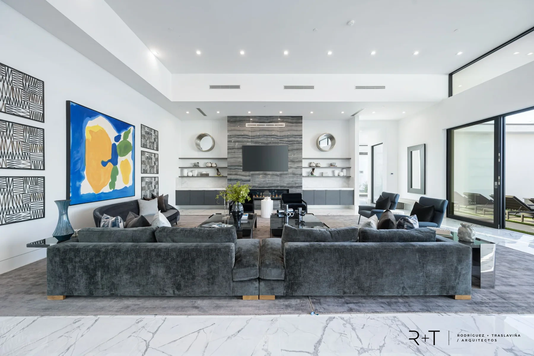 BC Condominium · 16